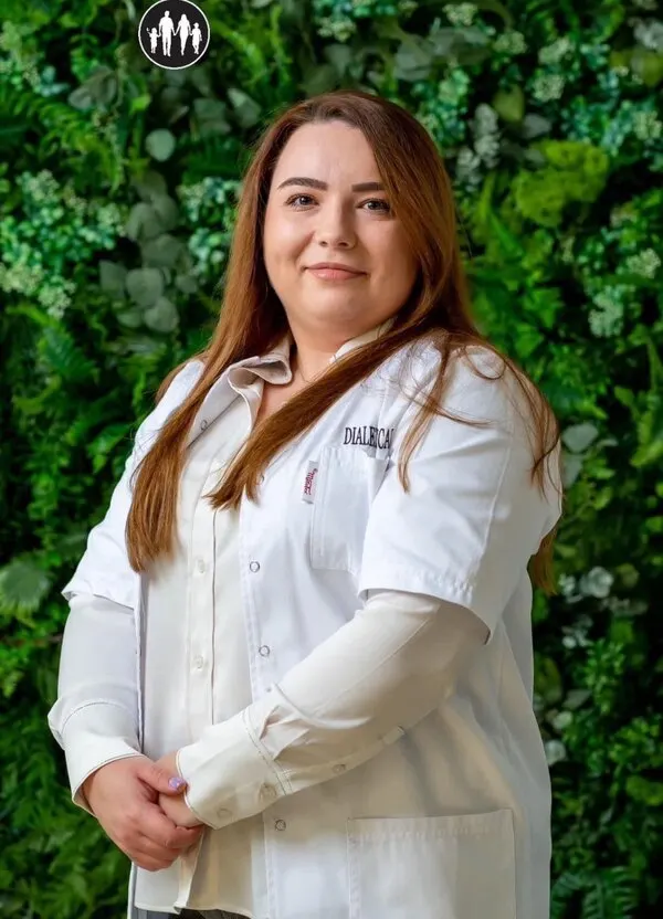 Dr. Alexandra Memenduf